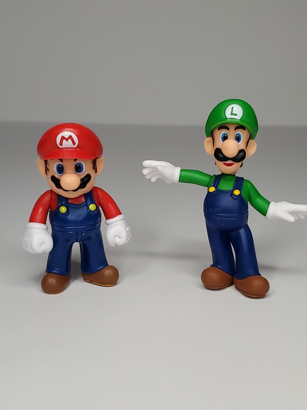 JAKKS Pacific 2.5" Mario and Luigi Figures